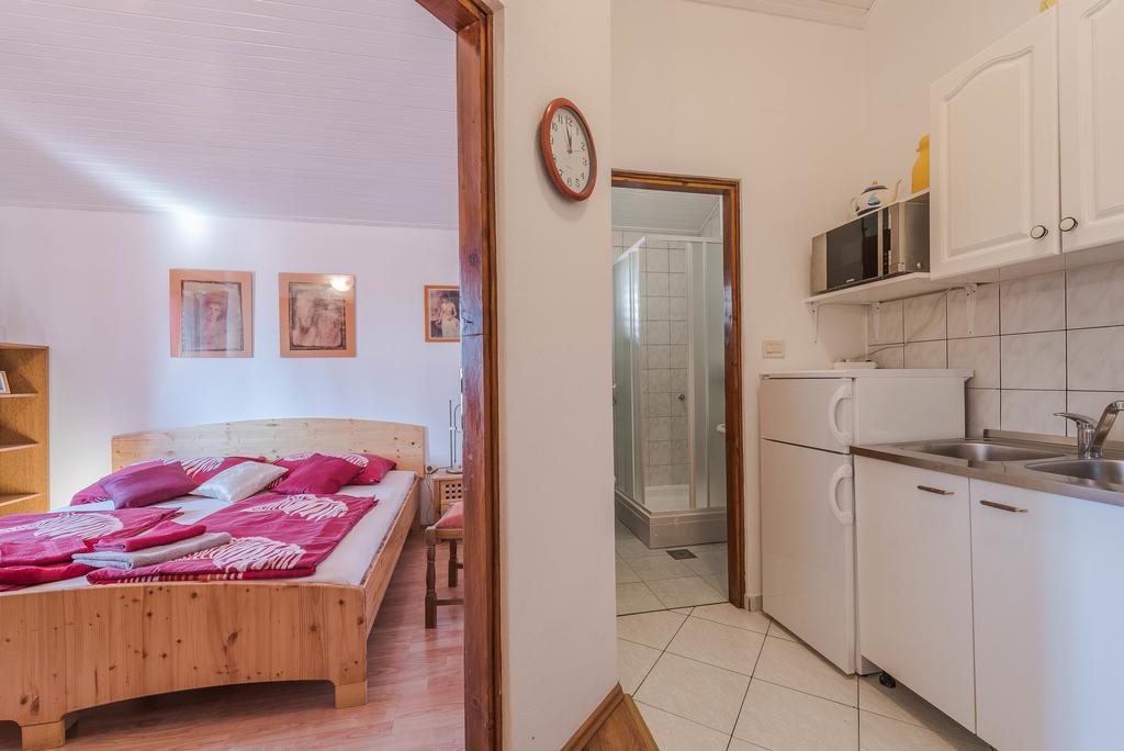 Apartments Eva Sukošan Esterno foto