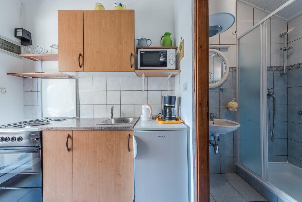 Apartments Eva Sukošan Esterno foto